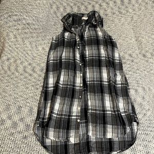 Sleeveless button up plaid shirt, full length duster